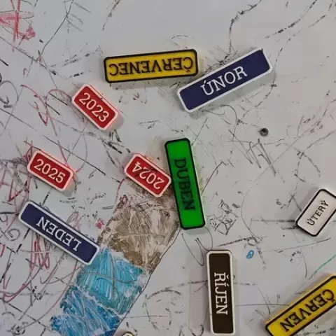 Magneticky kalendar