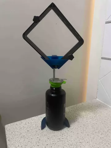 A simple Resin Vat holder for draining