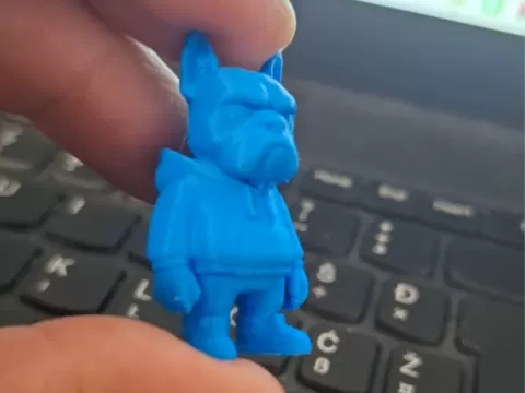 Urban Bulldog Keychain – Street Style Figurine