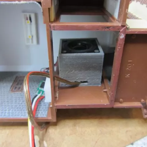 Loudspeaker box for model making