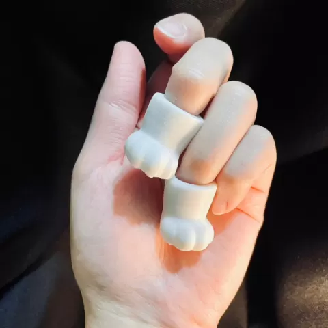 Finger Cat Paw by Ning