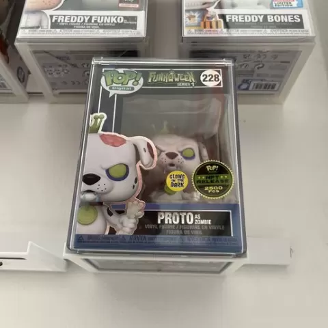 Funko plate hard protector