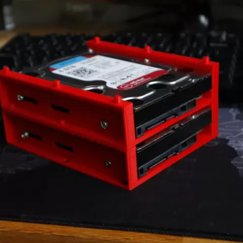 Stackable HDD tray by Bart van Dijk