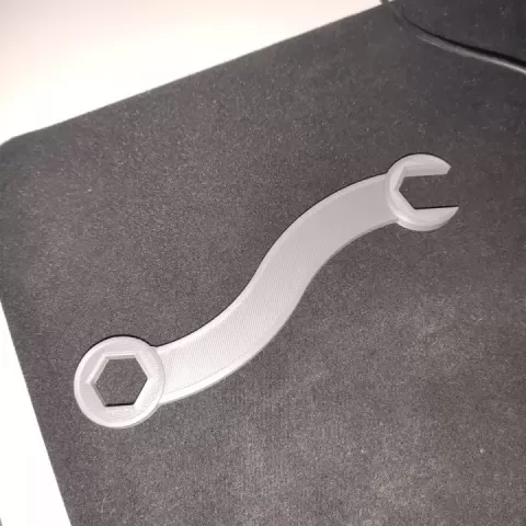 Twisted wrench by Önay Bilgen