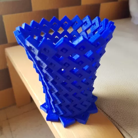Vase - Structure synth by Evgeni Bourd