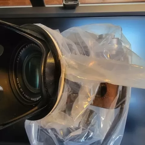 Camera rain cover for Fujifilm X-T20 with Fujinon XF 18-55mm lens