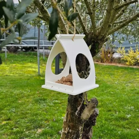 Bird feeder