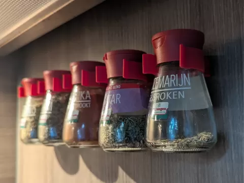Minimalistic spice rack with optional base