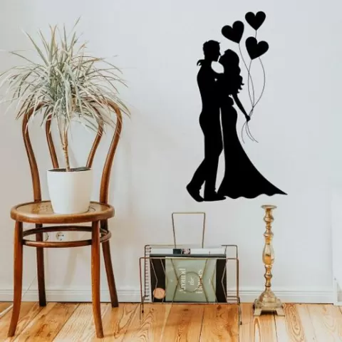 IN LOVE WALL DECORATION