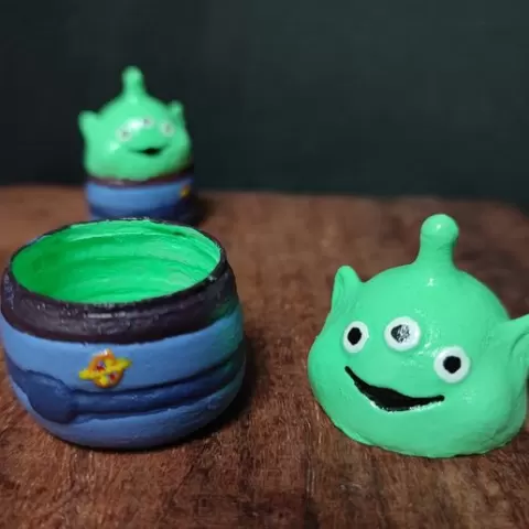 Alien nesting doll