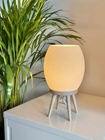 LUNAIR table lamp with legs