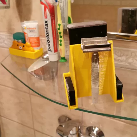 Stand for men´s shaving stuff by SmileyFace28