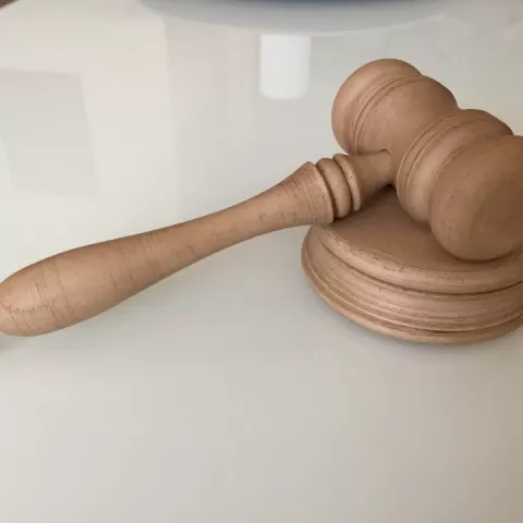 Gavel by Taneli Malinen