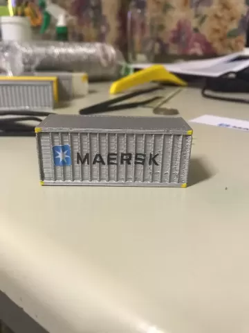 H0 scale half length container