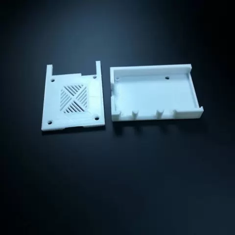 Raspberry Pi 2 Case (minimalistic with ventilation) by Chris Loidolt