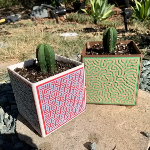 Patterned Planter with Side Plates - Voxel3D