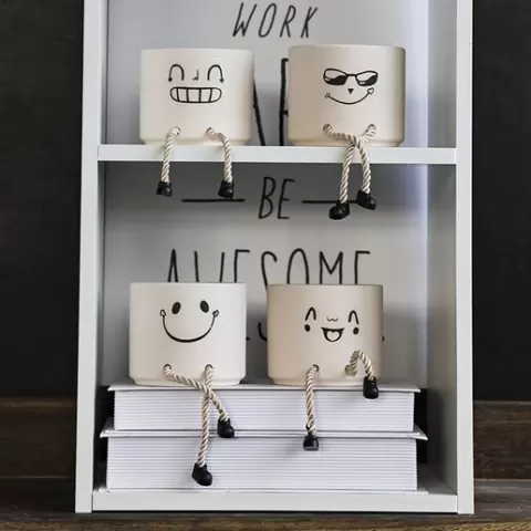 Cute face vase