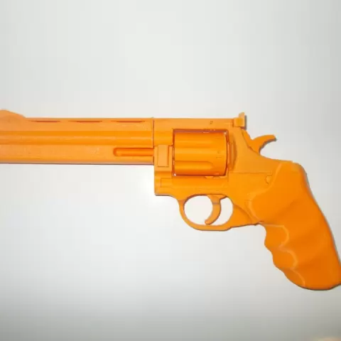 Magnum .357 (Dan Wesson 715) with moving parts by Juan José García González