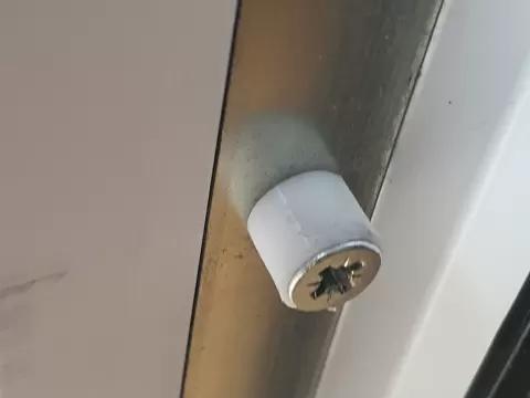 Latch replacement roller - Mario L