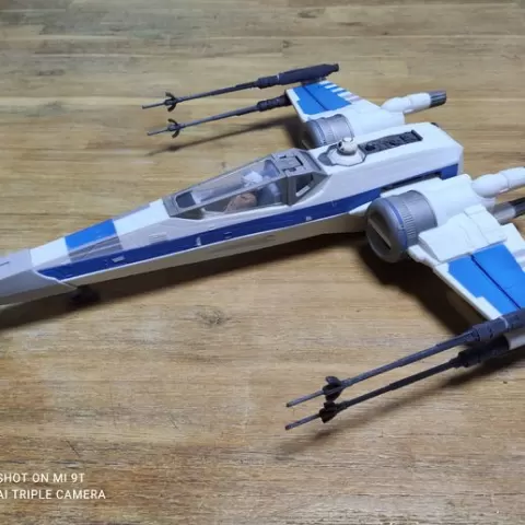 STAR WARS - X-WING T70 - LASER