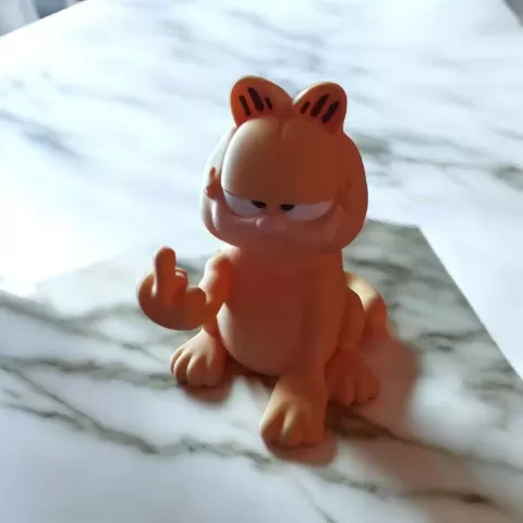 Garfield Mittelfinger!!! - Marceltina1985