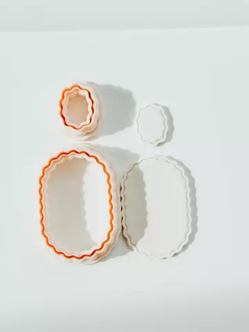 Scalloped Oval Set - Bordered