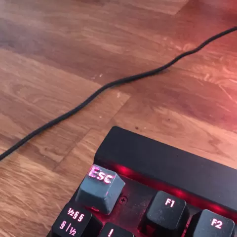 Escape key for Cherry MX by William Sjölund