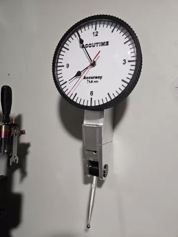 Precision indicator clock - Stephen James Imeson