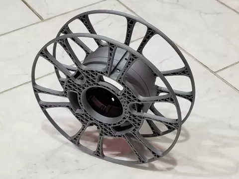 LockSpool V3: Parametric, reusable (1 part printed twice)