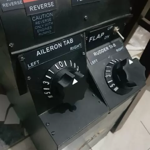 aileron rudder trim knobs beechcraft