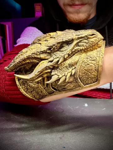 Dragon forearm bracer