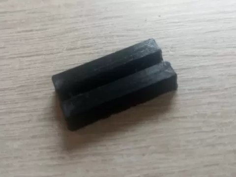Simple USB-C Cable Clip