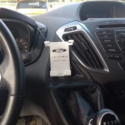 and associated text is in no way sponsored by or affiliated with any company, organization, or real-world good that it may purport to portray. Support de téléphone Ford transit custom by enzo baconnais