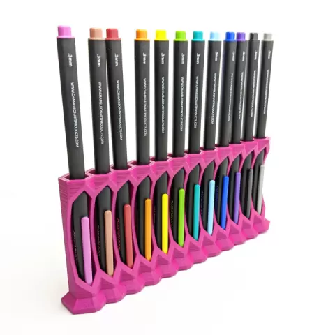 Chameleon Pen Stand by Clockspring